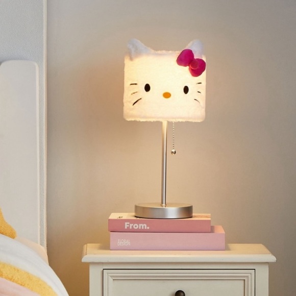 Hello Kitty Lamp - Picture 4 of 7